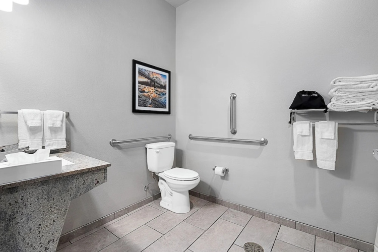 Riverstone Suites - Chippewa Falls