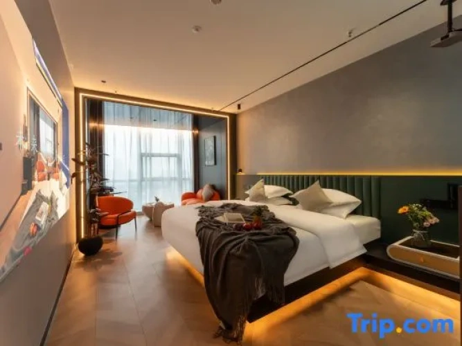 Premier Double room with city view