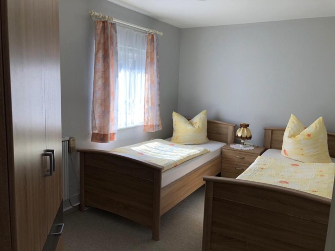 2 Bedrooms Cottage