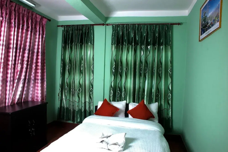 Travellers Dorm Bed & Breakfast