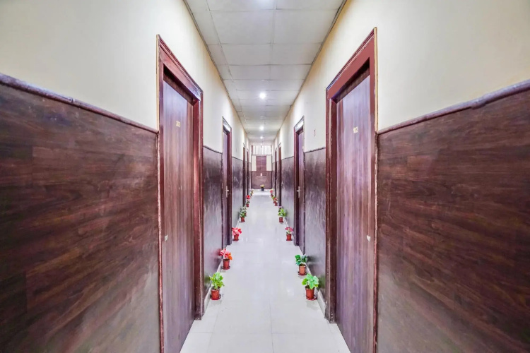 OYO Flagship 80502 Dream Palace Inn