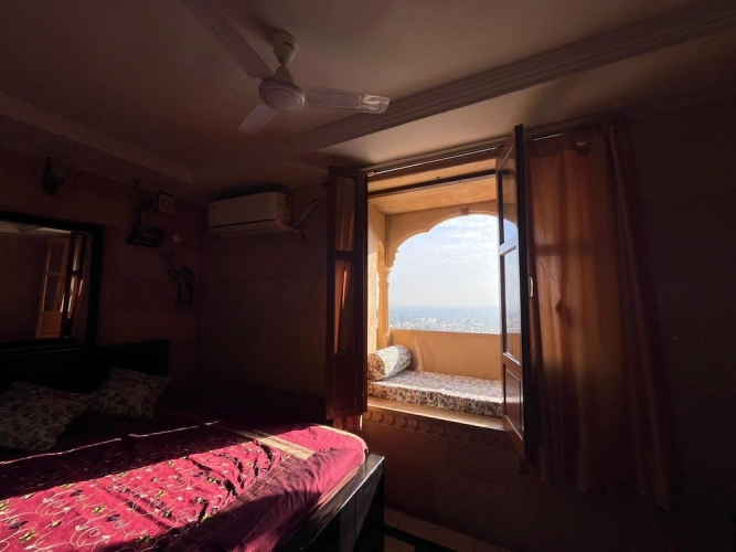 Comfort room