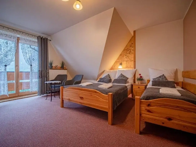 Standard Triple room