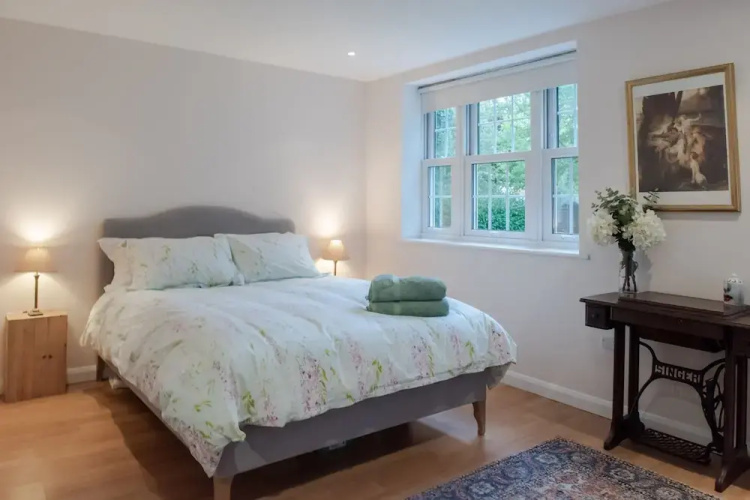 Bright Two Bedroom Ground Floor Apartment