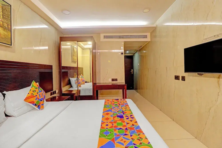 Fabhotel Western Inn