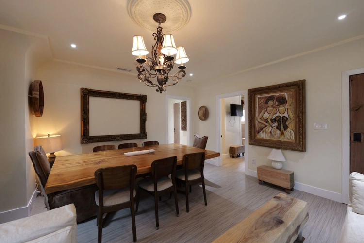 4 Bedrooms Cottage