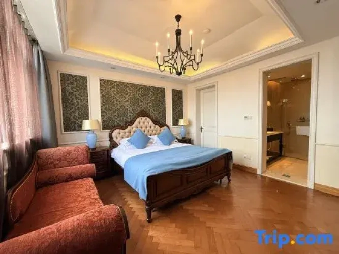 Deluxe Double Suite with balcony