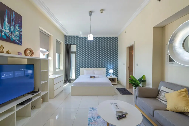 Marco Polo - Elegant Studio with Panoramic City Views