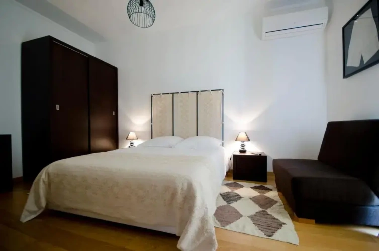4 Bedrooms Cottage
