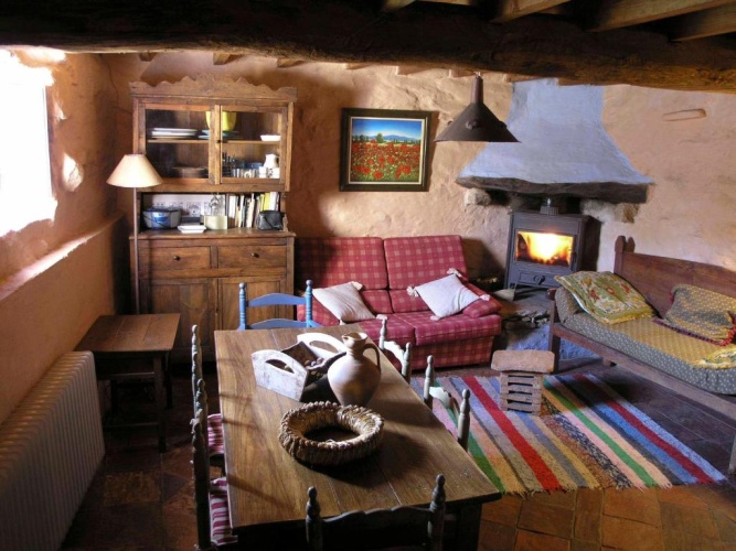 2 Bedrooms Cottage