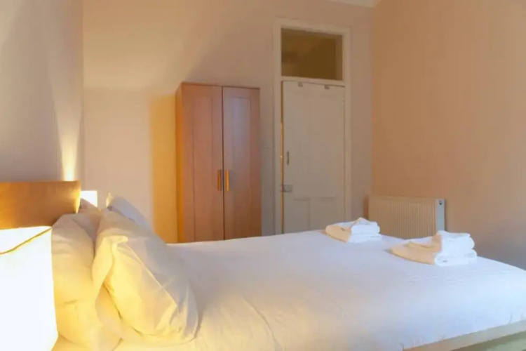 2 Bedroom Flat With Skyline Views