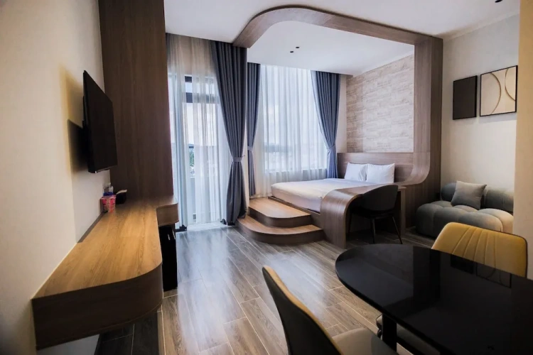 Deluxe Double room with city view