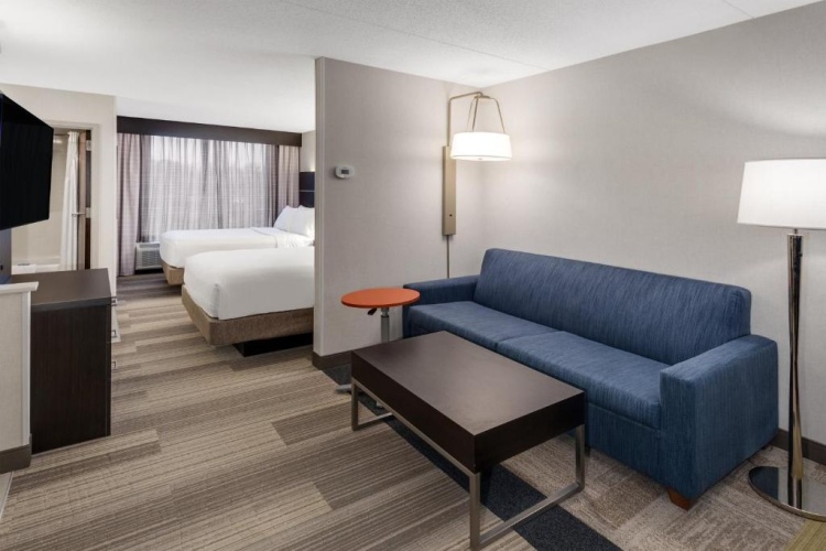 Quadruple Suite