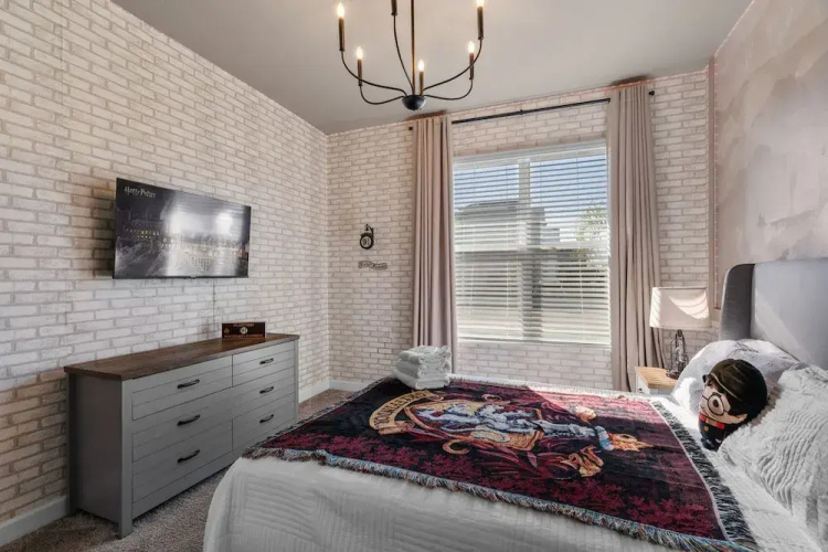 Chic 5bed Home With Themed Rooms