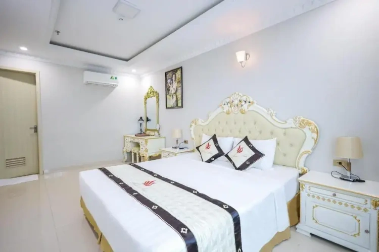 Standard Double room with city view