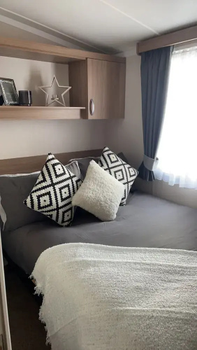 Remarkable 3-bed Caravan, Direct Beach Access