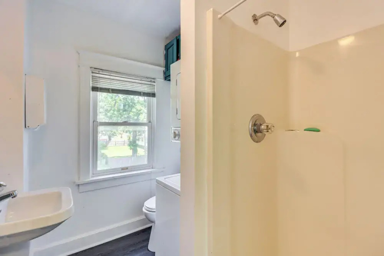 Walkable Abode in Stroudsburg's Business District!