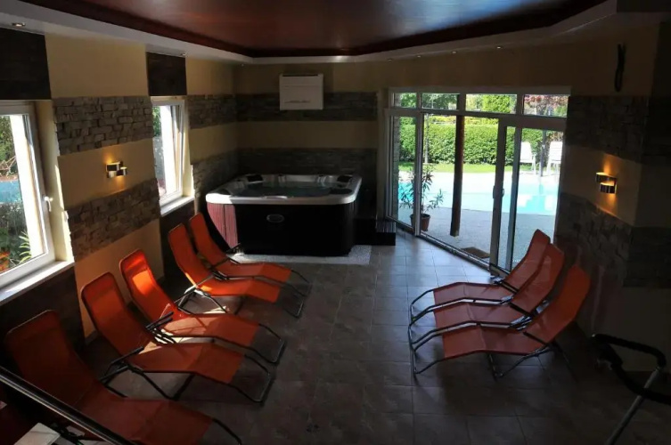 Adler Hotel s tterem