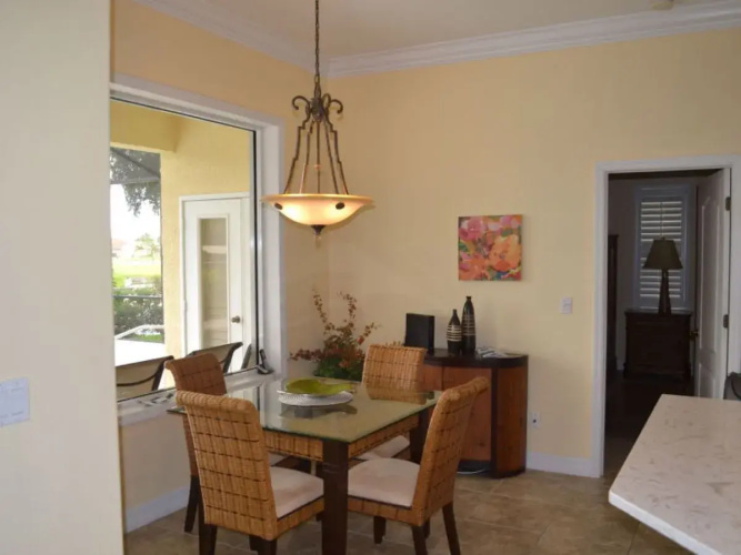 Sunny Villa