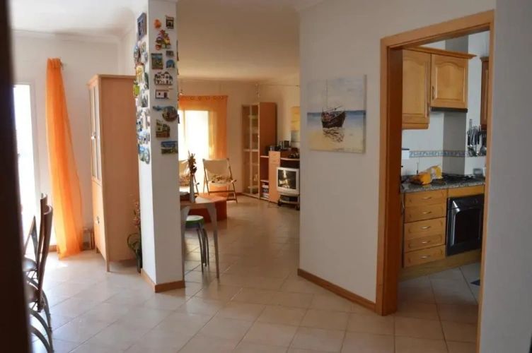 3 Bedrooms Apartment