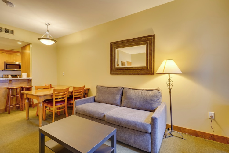 Ski-in/ski-out Park City Studio w/ Pool Access!
