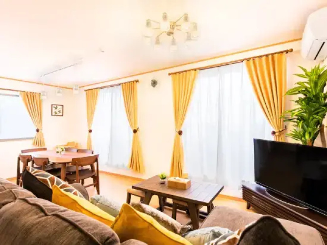Sr House Yaka