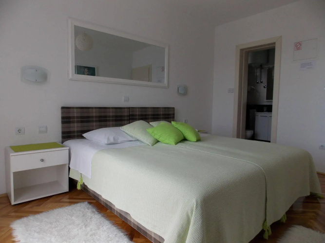 Jele Rooms