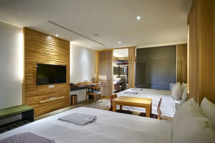 Shine Mood Resort