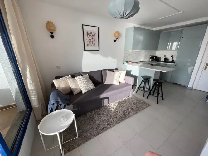 Sunny Seaview Modern apt - Pool and Beach Access