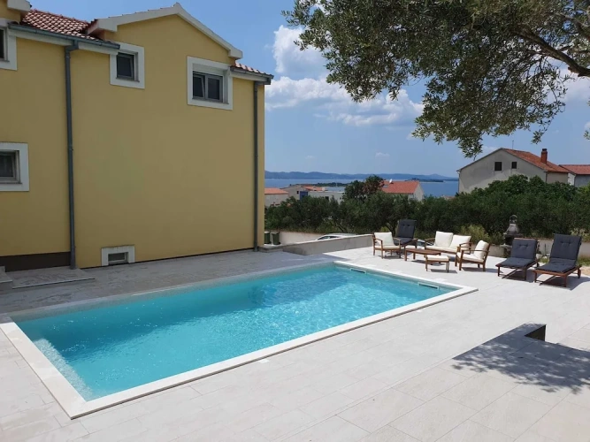 1 Bedroom Apartment with balcony