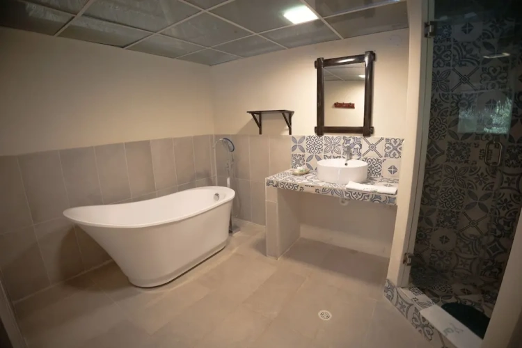 Standard Triple room with balcony