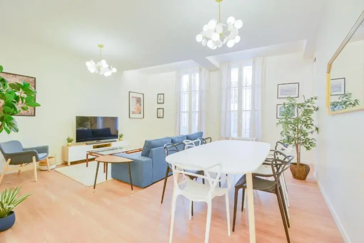 3 Bedrooms Apartment