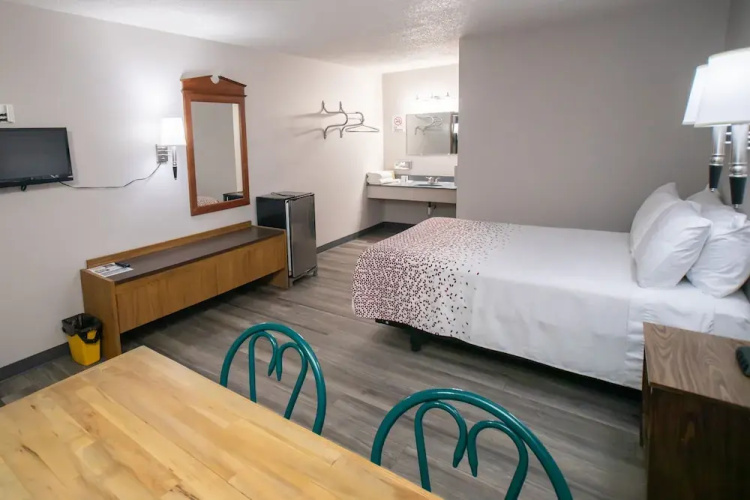 Shady Rest Motel