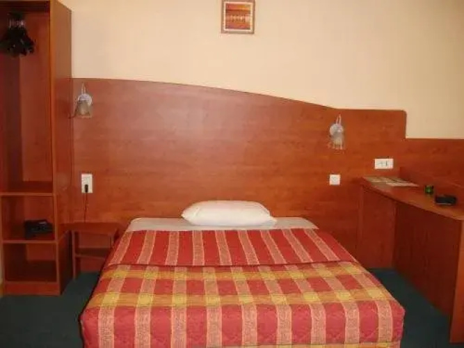 Adam's Hotel