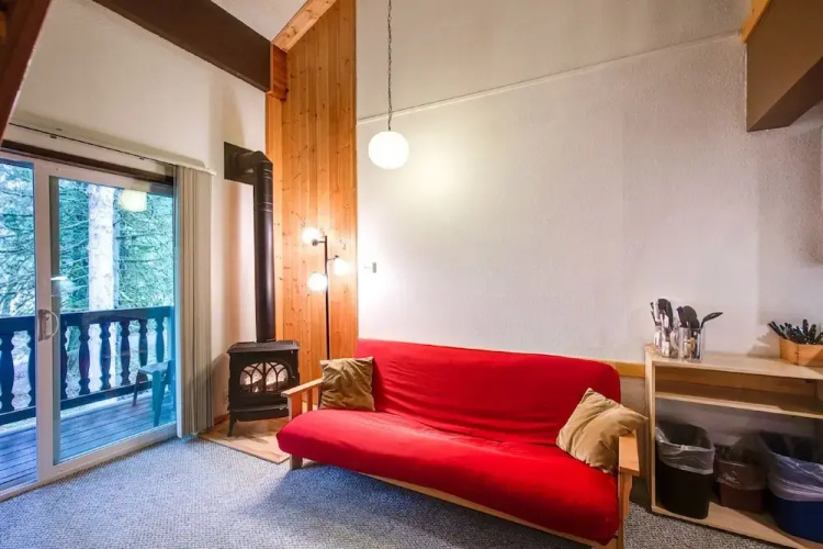 56SLL - Fireplace - Inexpensive - Kitchenette - Sleeps 4