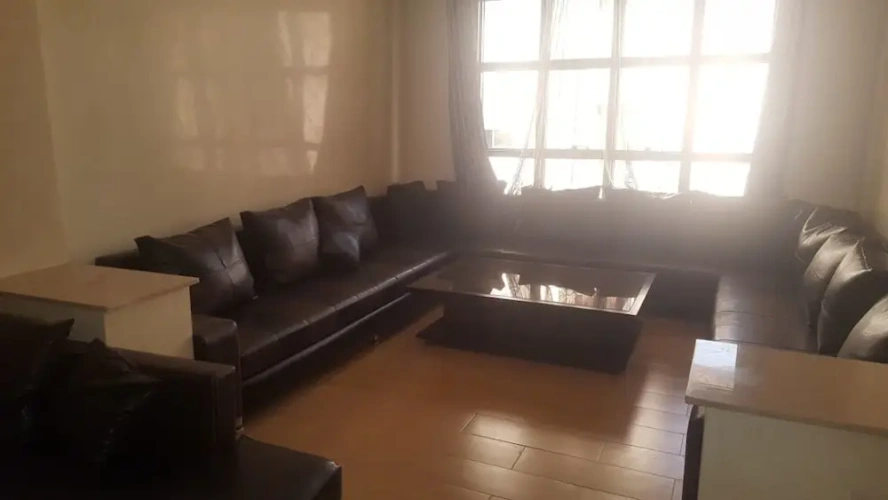 3 Bedrooms Apartment