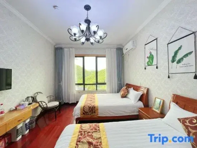 6 Bedrooms Suite