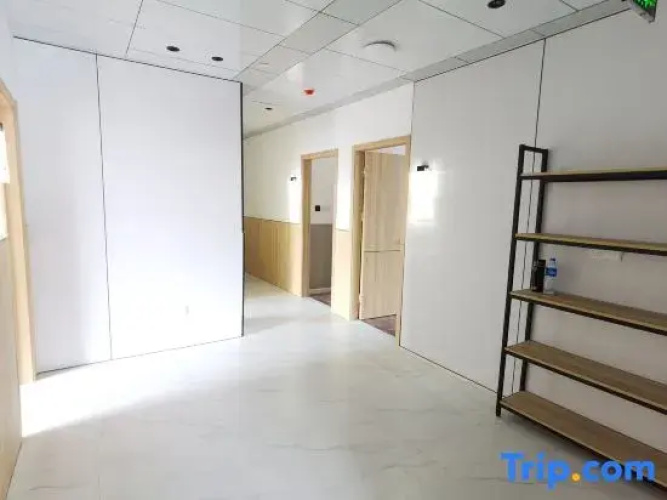 Xinlong Hotel