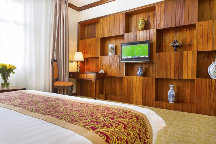 Eastland Hotel