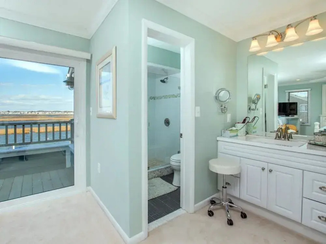 Heron Harbour 218-4