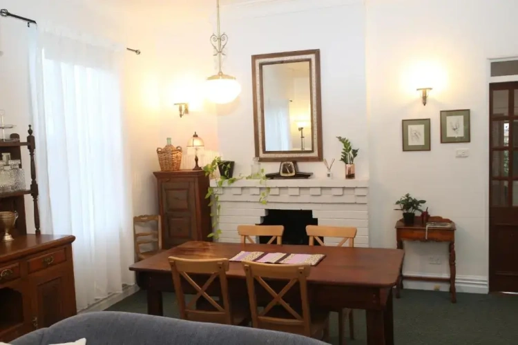 2 Bedrooms Cottage