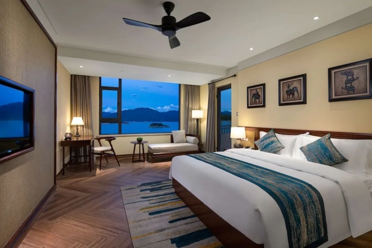 Deluxe Double room with lake view