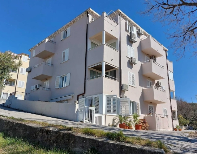 1 Bedroom Apartment with balcony