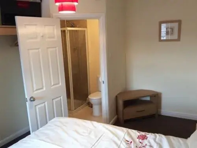 Commercial Hotel