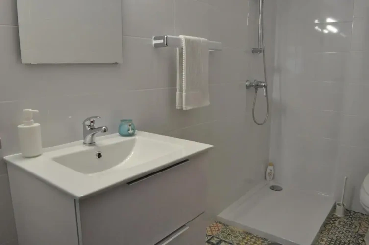 Standard Triple room with sea view