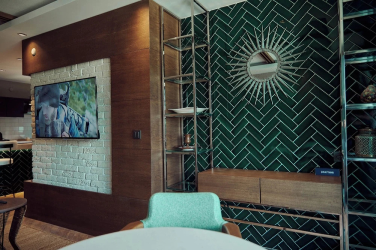 Parmos Otel