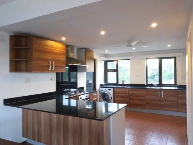 5 Bedrooms Family Villa