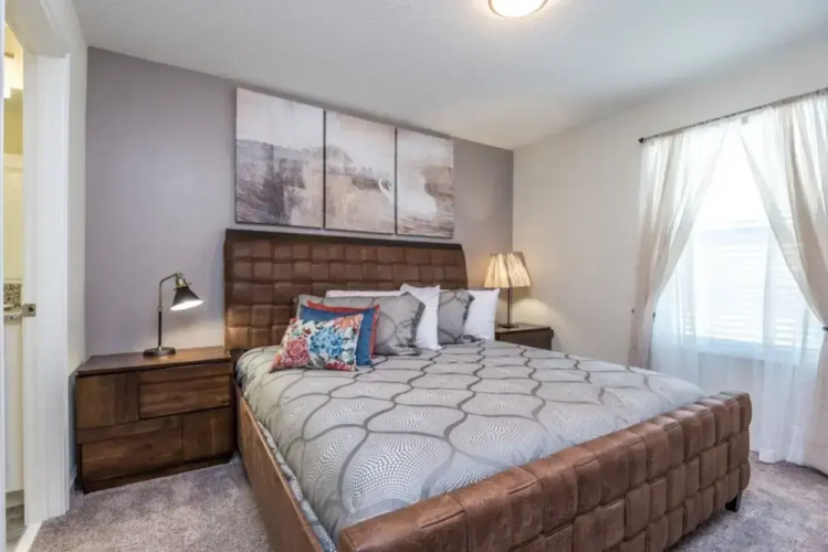 6 Bedroom 5 Bathroom Vacation Home