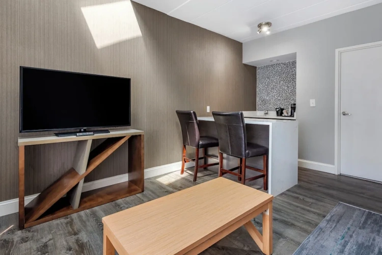 Deluxe Double Suite