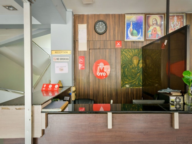 OYO 15226 Crystal Residency